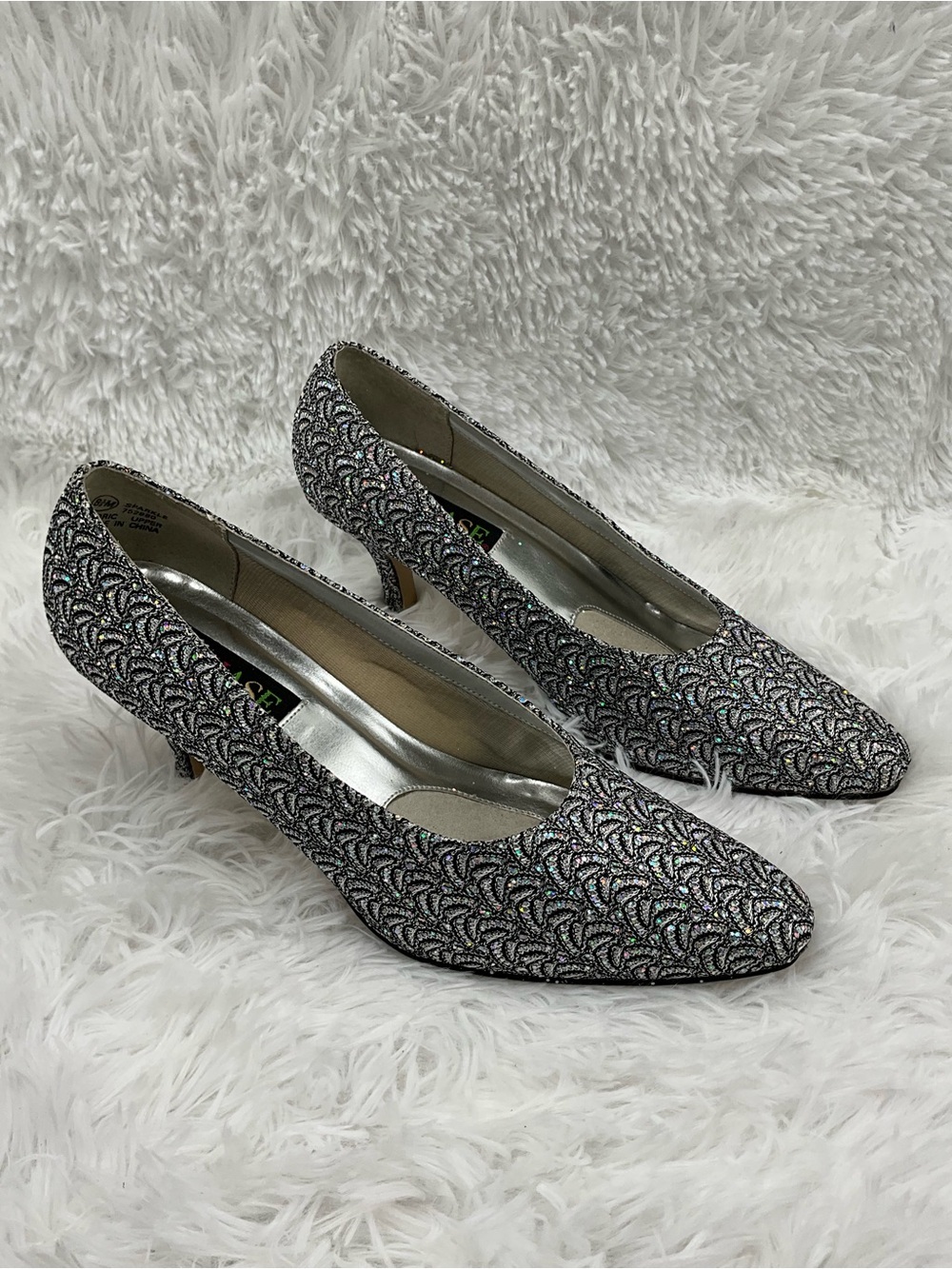 L chase Pumps Size 8.5 Silver Sparkle Embellished Low Heel Pumps